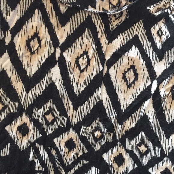 Black & white patter tank - Picture 2 of 4